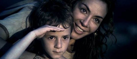  Wife and son of Maximus, at the very beginging we find that after the battle all he wants is too go Home