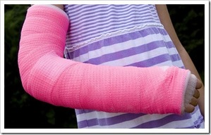  Molly with her cast on!!!