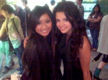  Selena Gomez & Brenda Song