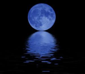  The moon was bright againest the pitt black sky.As the water glistened.