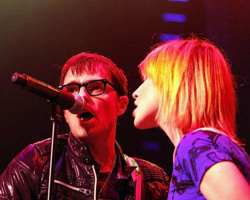  Hayley canto With Weezer - Untagged