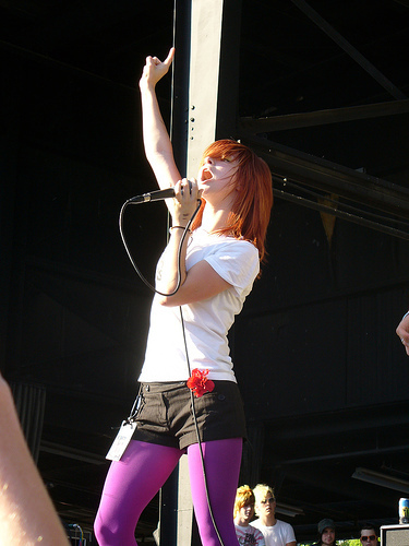  Hayley Williams: An old fotografia of her (All We Know Is Falling era)