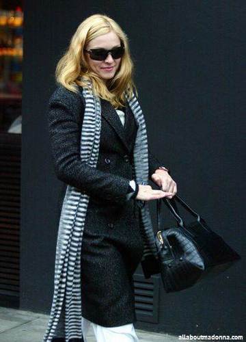  madonna In Londres (January 21 2004)
