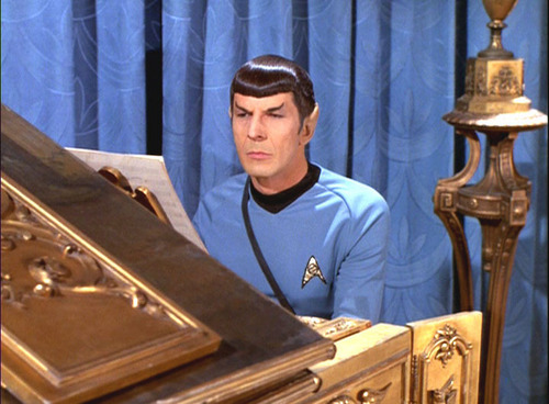  Spock playing the piano. :)