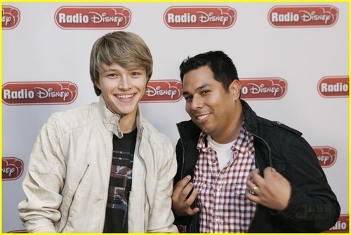  Sterling Knight - Take Over - Radio डिज़्नी