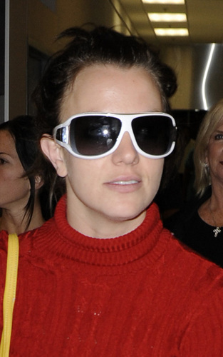  Britney arriving @ Miami Airport