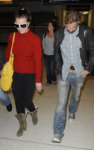  Britney arriving @ Miami Airport