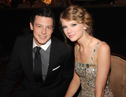  Cory Monteith and Taylor 빠른, 스위프트 at the Pre-Grammy Party
