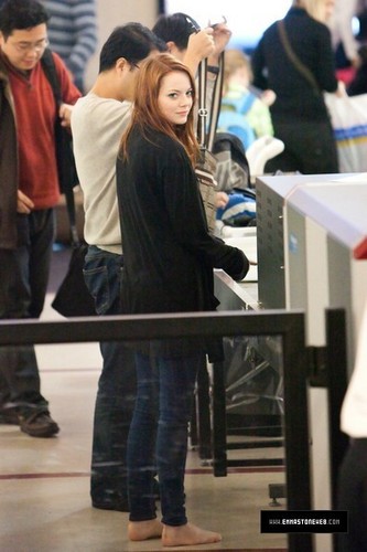  Emma @ LAX Airport - January 23, 2010