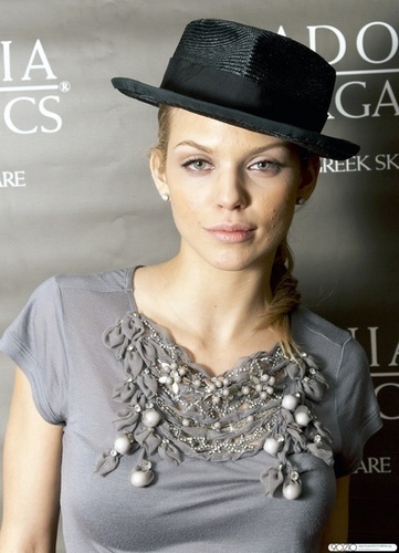  AnnaLynne @ Grammy Gifting Suite in West Hollywood