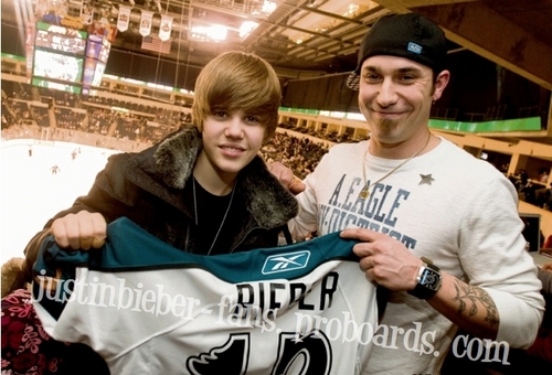  Justin Bieber & his dad
