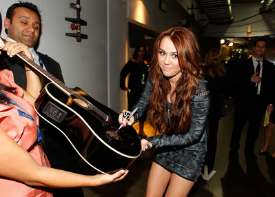  Miley @ 2010 Grammy Awards