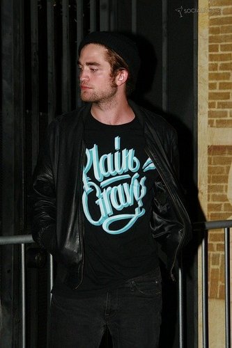  New/Old pics of Rob