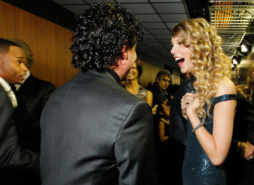 Taylor Grammys Backstage!