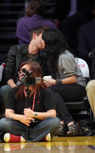  Zac and Vanessa at a basketbol game (Feb 3)