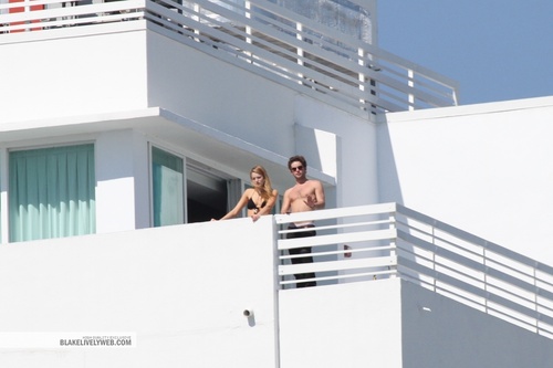 Blake and Chace at the balcony of Fontainebleau Hotel