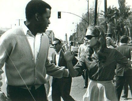  Elizabeth Hartman and Sidney Portier in A Patch Of Blue