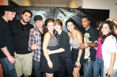  Events > 2010 > February 6th - Y100 Meet & Greet