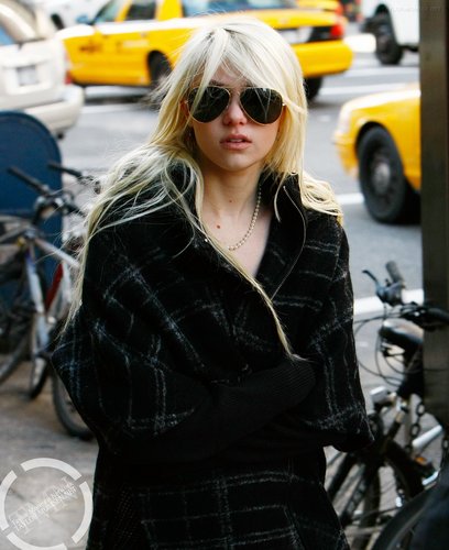  Feb 1: Filming 'Gossip Girl' in Manhattan