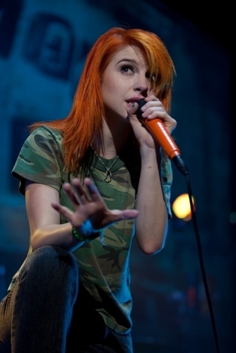  Hayley on stage