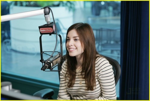  Maggie قلعہ and Danielle Campbell - Radio Disney Take Over