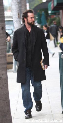  Noah Wyle in Beverly Hills