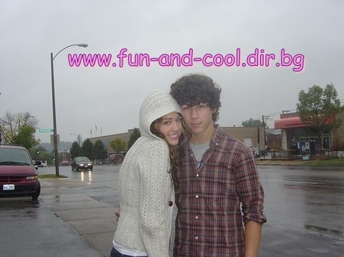  nick&miley on a datum