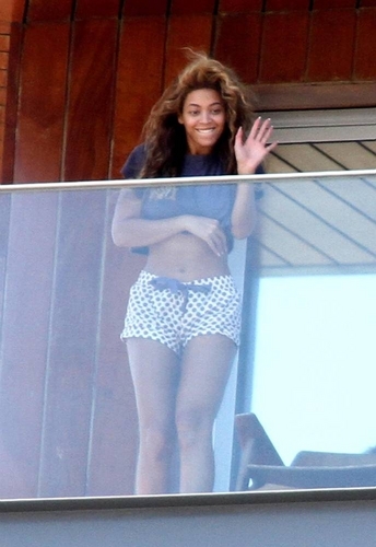  beyonce at a hotel in Brazil (Feb 8)