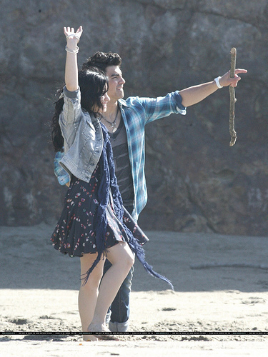 Jemi shooting the music video for 'Make a Wave'. 15.02.10