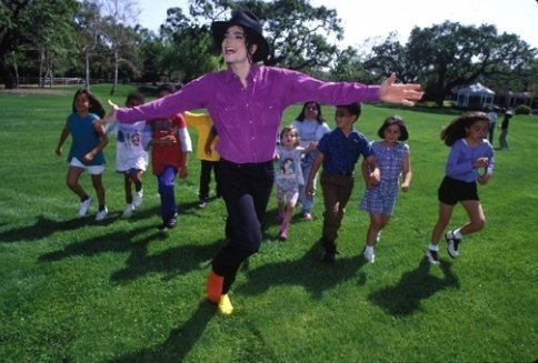  MJ looks HOT in purple! <3 ;)
