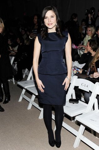  Monique Lhuillier fashion 显示 during NY Fashion Week on Monday (February 15).