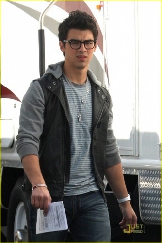  Out on the set of "Chasing Butterflies" in Santa Monica, CA. 17.02.10