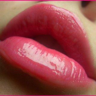 گلابی Lips