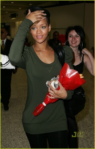  Rihanna arrives in Sydney, Australia