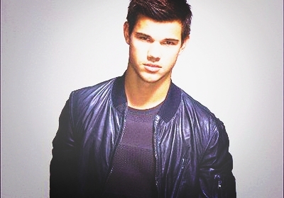  Taylor Lautner Banners