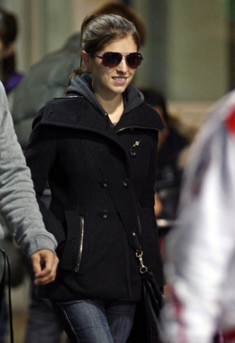  Arriving in Vancouver to film 'I'm with Cancer' [22410]