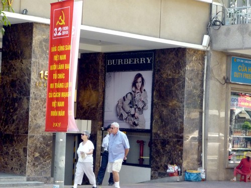  burberry کے, بربیری store Vietnam