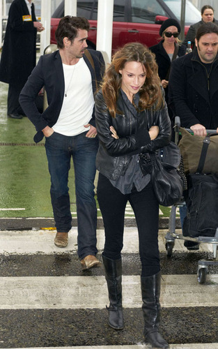  Colin Farrell and Alicja Bachleda-Curus arriving at Heathrow Airport (Feb 18)