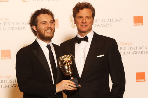  Colin Firth at the trái cam, màu da cam British Film Awards 2010