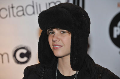  Events > 2010 > February 22nd - Justin Bieber Meets fans At Citadium In Paris