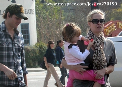  Jennie Garth and Peter Facinelli: Lunching with Lola