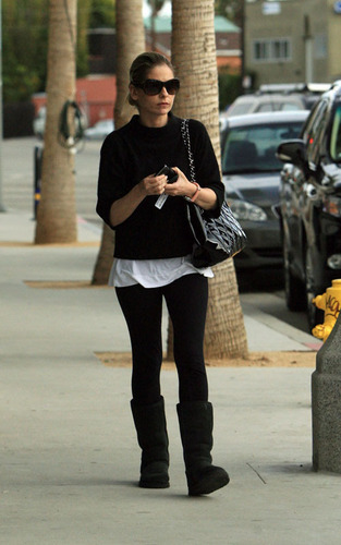  Sarah out in Los Angeles