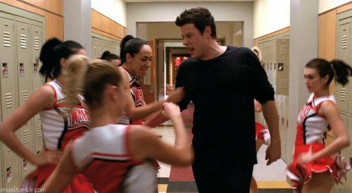 Screencaps from the new Glee promo