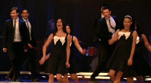  Screencaps from the new Glee promo