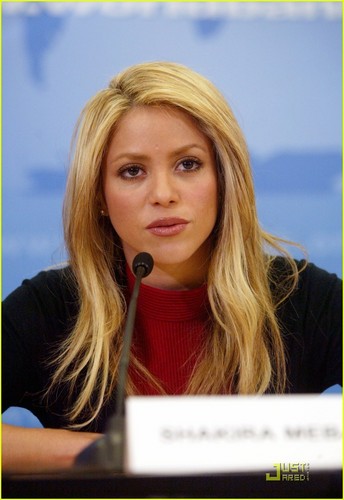  Shakira