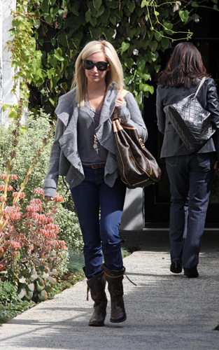  Ashley out in Los Angeles