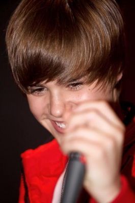  J.Bieber Amore smile