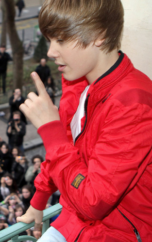  Justin Bieber in Paris