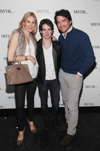  Kelly Rutherford with Connor Paolo & Connor Paolo & Matthew Settle