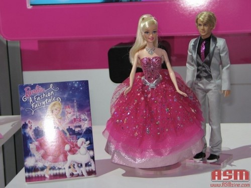  búp bê barbie in a Fashion Fairytale